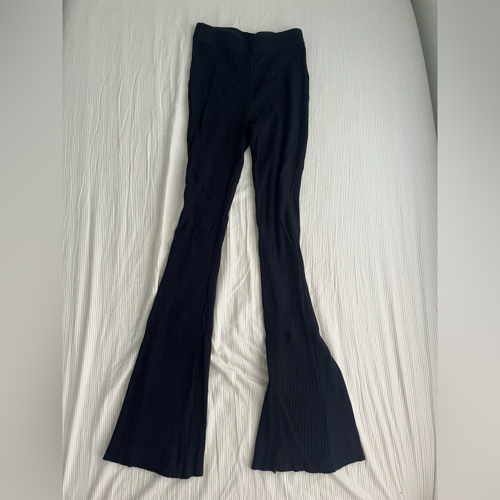 Black flair leggings